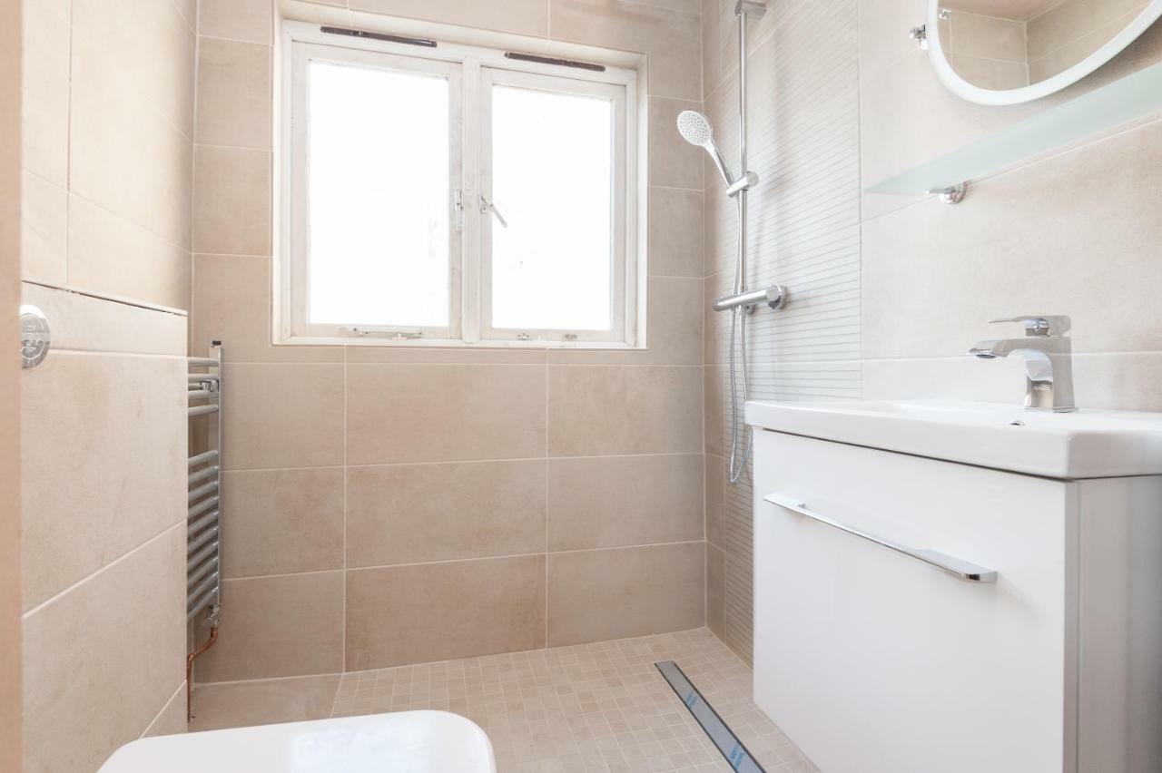 Sea Breeze Cottage With Parking By Myholidaylet Brighton ภายนอก รูปภาพ